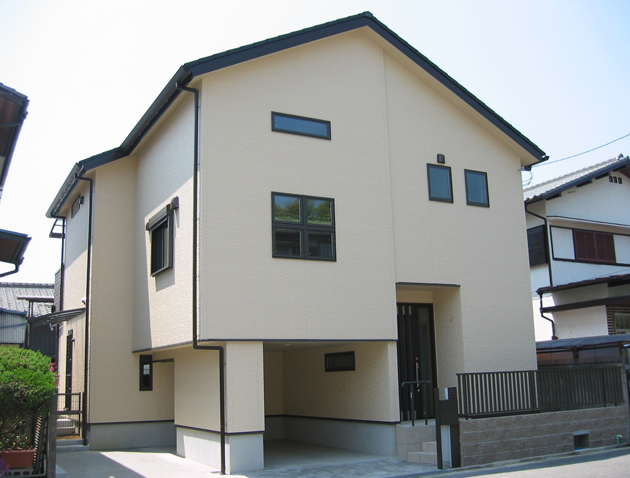 オール電化住宅　富田林市　ＳＵ様邸　スキップフロア構造でガレージを確保