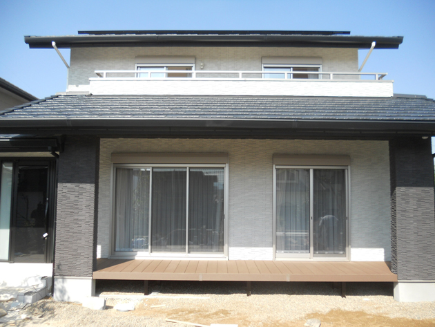 太陽光発電の家　富田林市　ＭＡ様邸　外壁タイル仕上げの外観